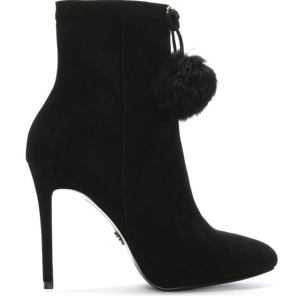 MICHAEL KORS Remi Black suede ankle booties rabbit fur pom pom 7.5